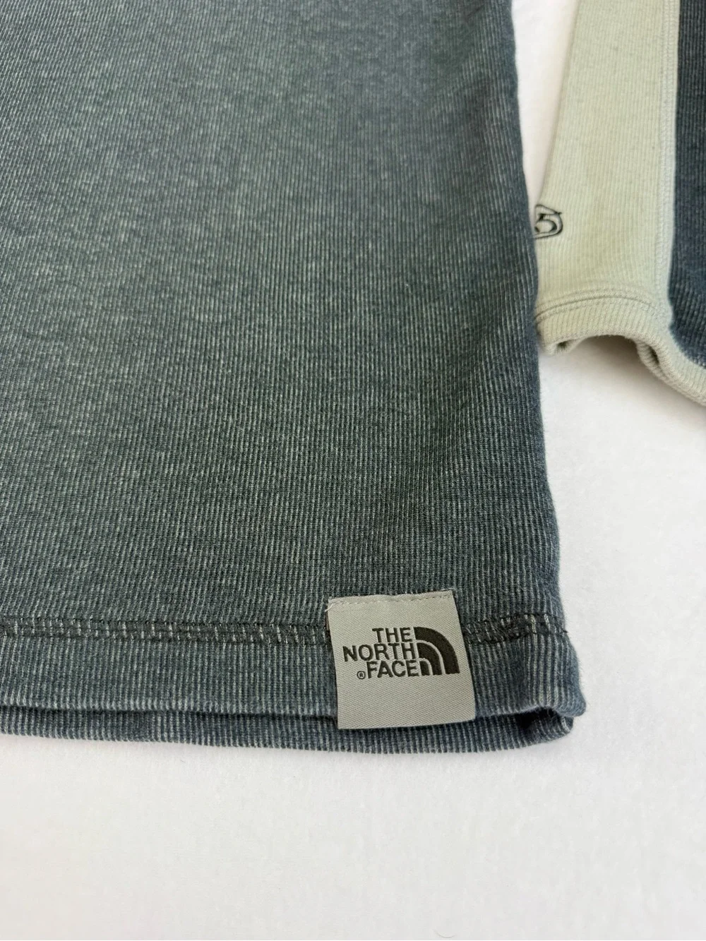 The North Face Men's Sm Vintage Crew Sweatshirt - Dark Gray Denim Bue & Lt Gray